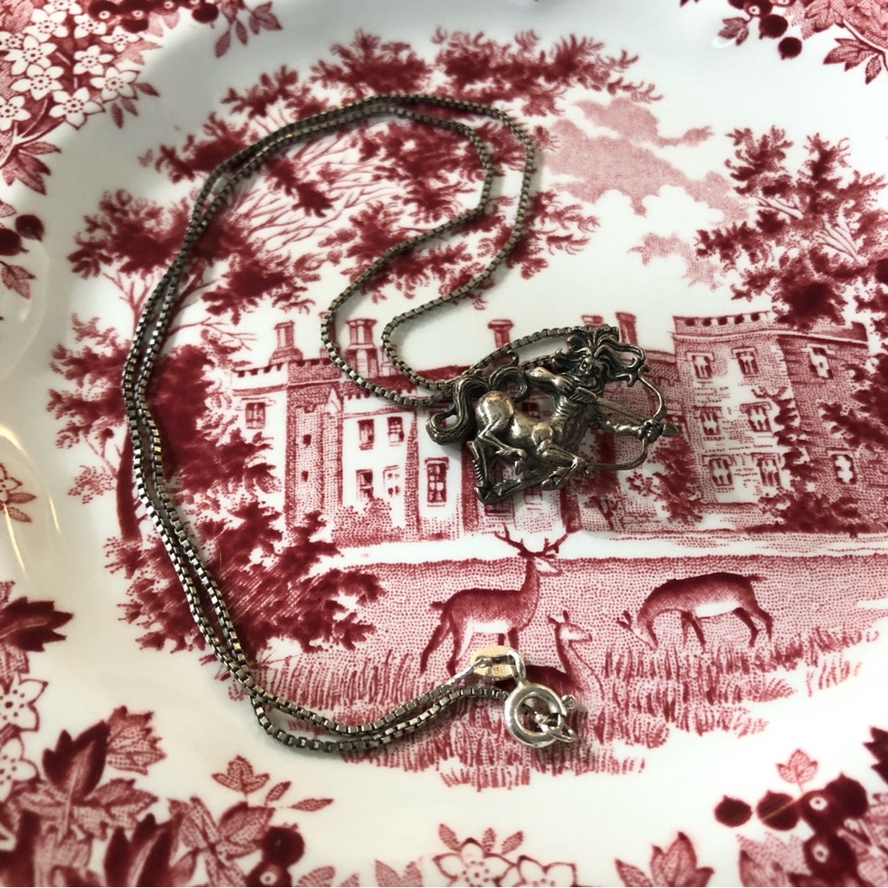 Vtg silver metal Sagittarius centaur hunter pendant w/ chain - Picture 2 of 8